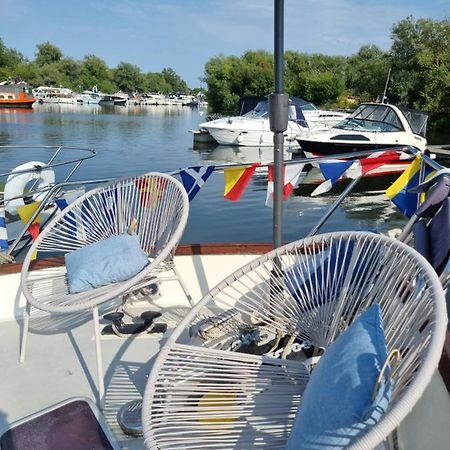 Traditional Boat Hotel Thorpe  Esterno foto